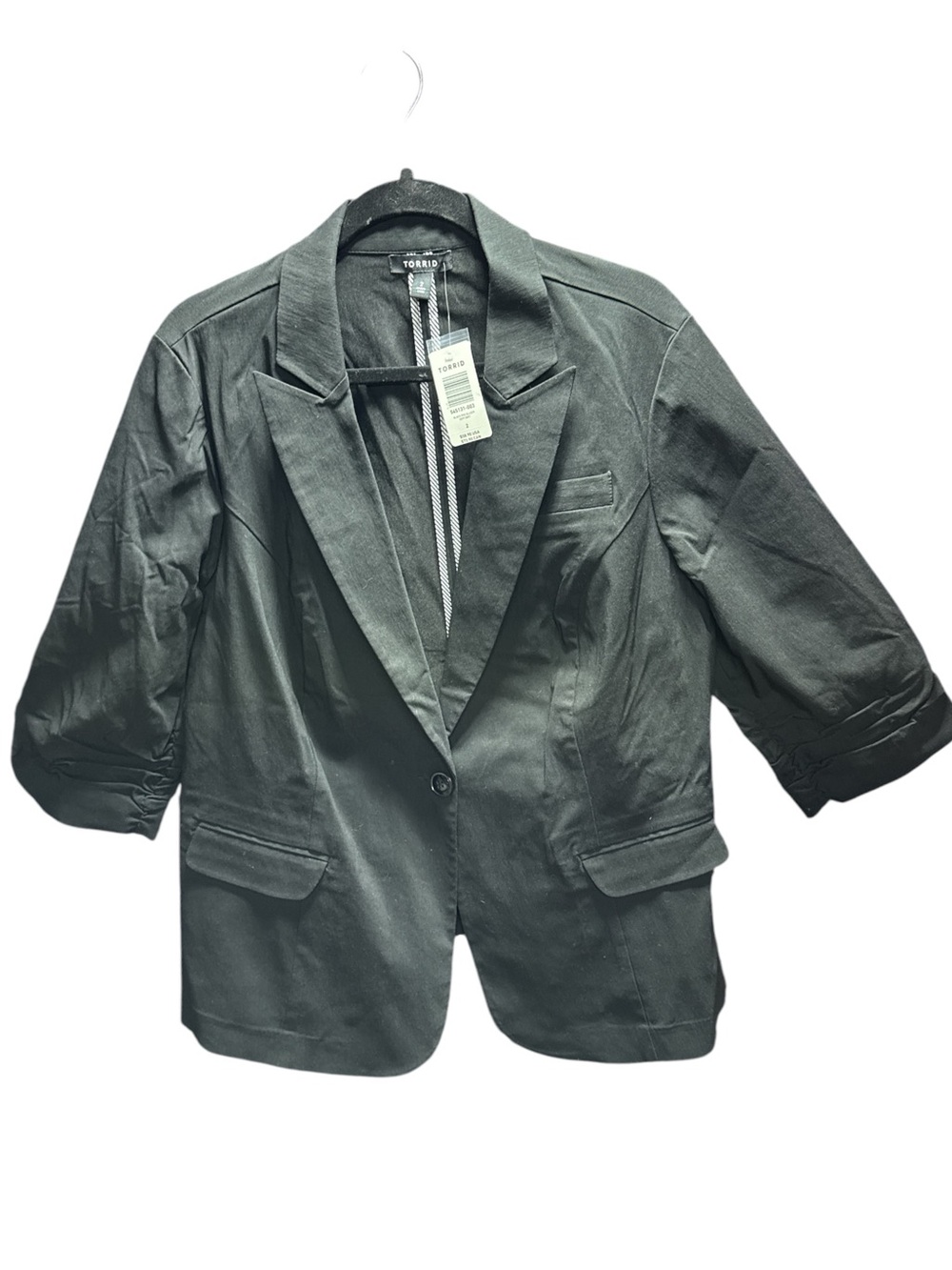 Torrid black blazer with ruched 3/4 sleeves and pockets. stretchy NWT Size: 2